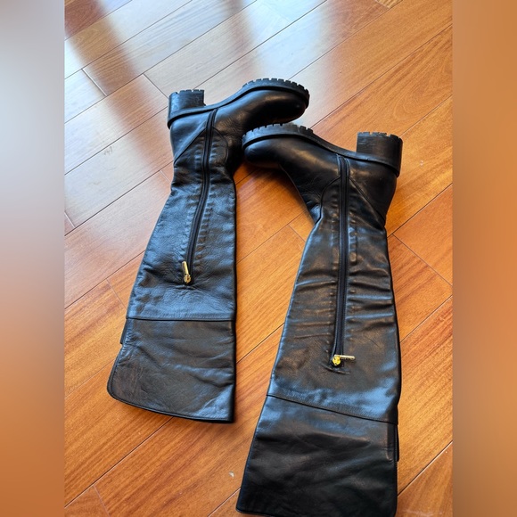 Shoes - Picture 2 of 6